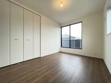 2階にはお部屋が3部屋！全部屋に収納が付いています＾＾