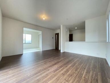 ゆとりある広さと明るさでホッとくつろげるスペースになっています！