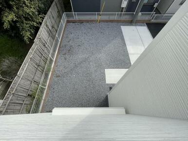 カースペース2台！並列駐車もできます♪