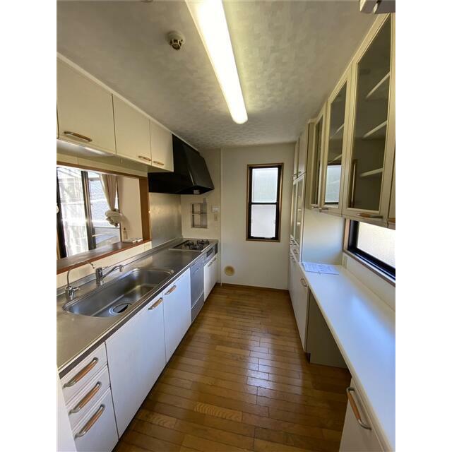 キッチン（窓、床暖房）