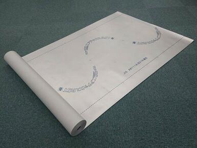 遮熱透湿防水シート「遮熱エアテックスＲＳＴ」を採用。遮熱透湿防水シートを施工していない場合と比べて侵