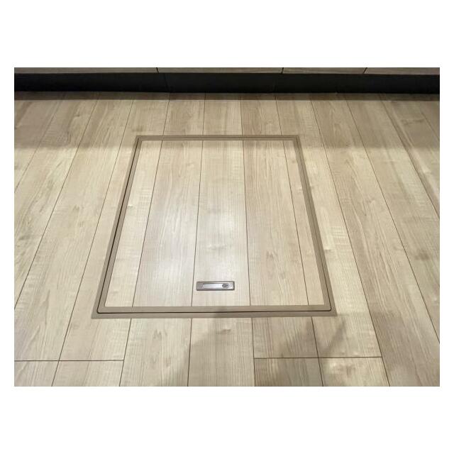 お漬物を漬けたり鍋などの季節物もしまっておける便利な床下収納！