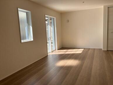 リビングと洋室の使い分けで生活にメリハリを（1号棟）