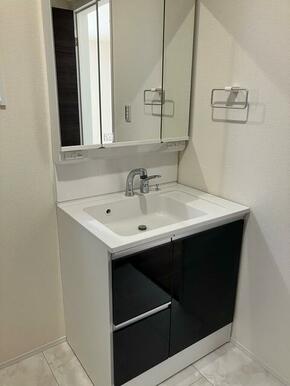 お化粧やヘアセットが楽しくなる洗面スペース（1号棟）