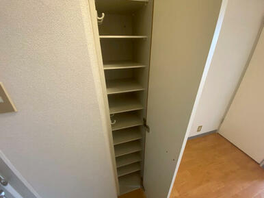 シューズボックス