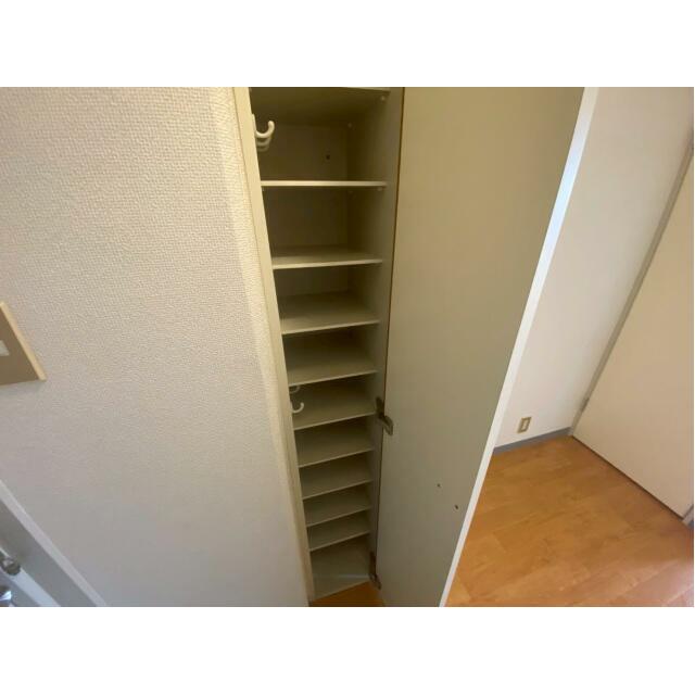 シューズボックス