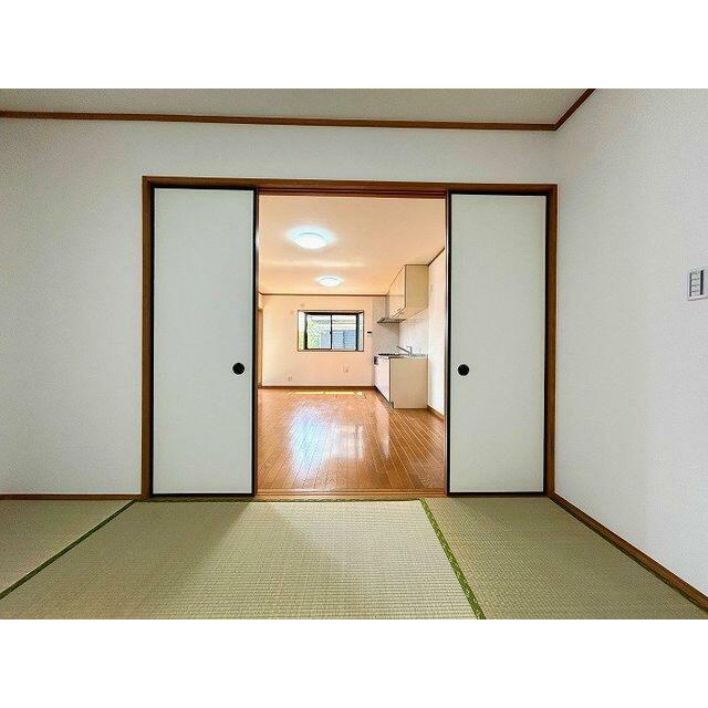 「１階＿和室」和室からＬＤＫを見渡すことがでできます。