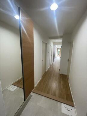 「廊下」シューズボックス付きです。