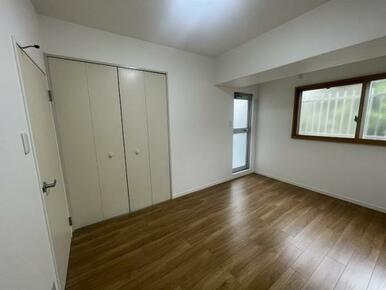 「洋室約6.1帖」約6.1帖の洋室です。