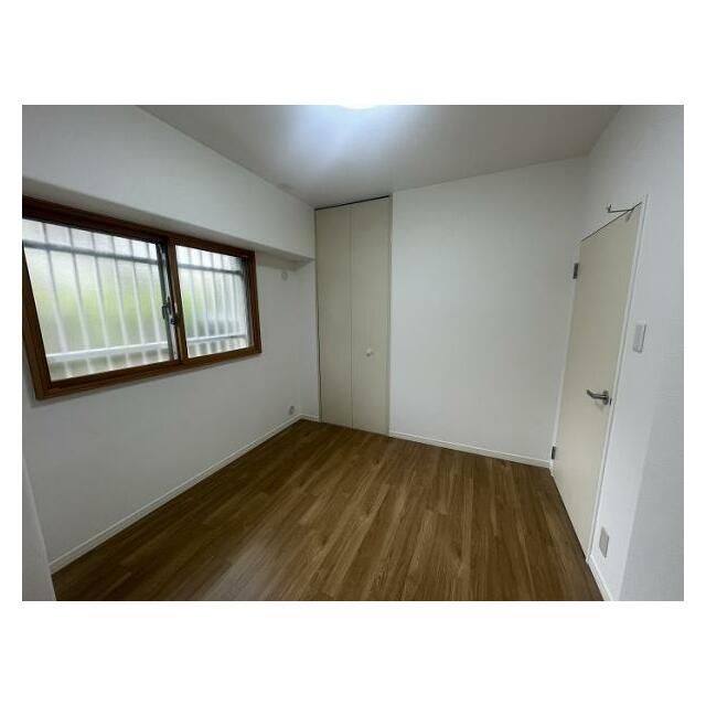 「洋室約5帖」約5帖です。