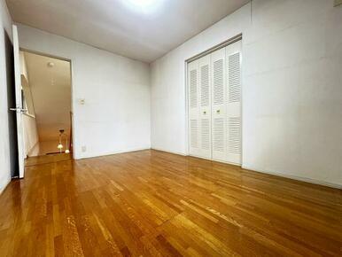 「2階北側洋室約6帖」