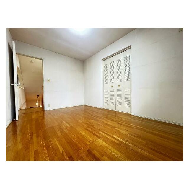 「2階北側洋室約6帖」