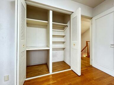 「2階南側約6帖」クローゼット収納