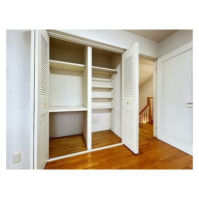 「2階南側約6帖」クローゼット収納