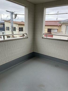 移ろいゆく季節の風をこのバルコニーで感じて（1号棟）