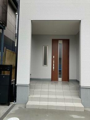 住まいの「第一印象」となる玄関（2号棟）