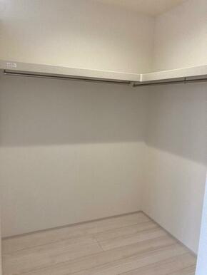 大切な洋服にはきちんと収納場所を用意したい（2号棟）