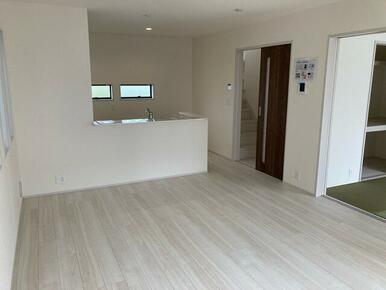 リラックスできる場所だからリビングは家具＆レイアウトにこだわりたい！（1号棟）