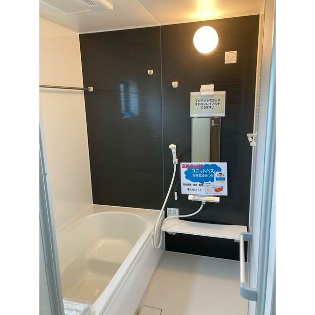 朝風呂、シャワー、夜のバスタイムと使い方は自在（1号棟）