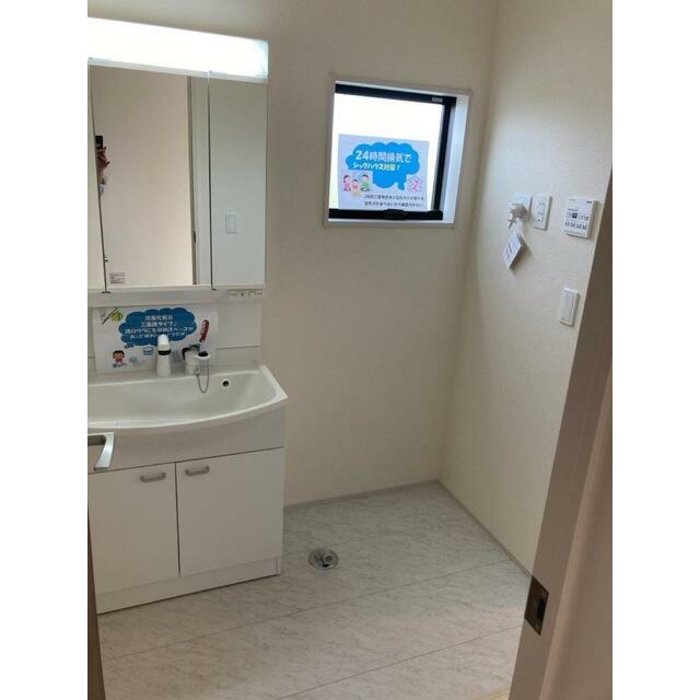 顔を洗って歯磨きもして1日を乗り切るエネルギーをここでチャージ（1号棟）