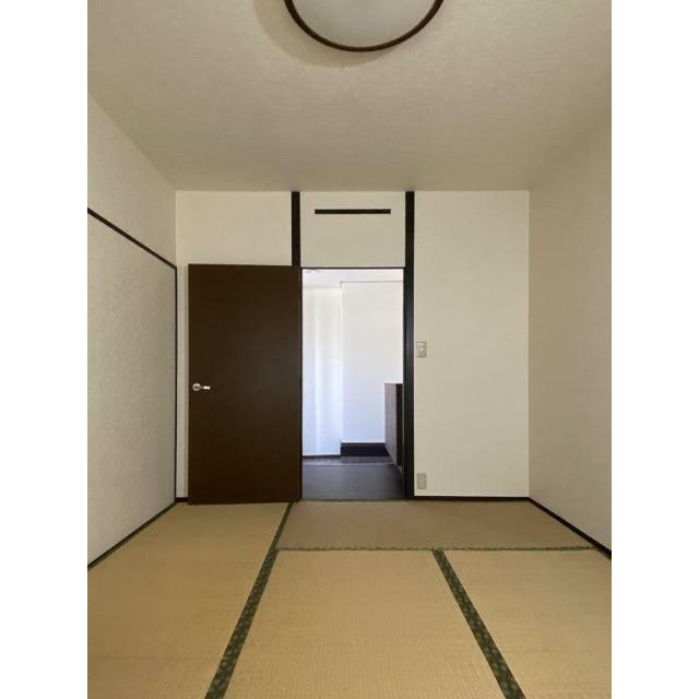 1階6帖和室から6帖洋室