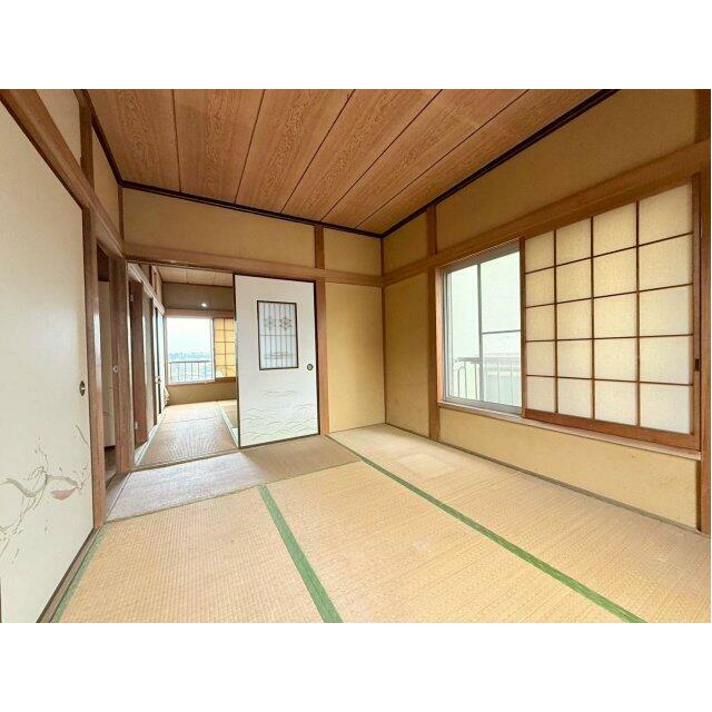 2階和室　畳の柔らかな質感が心地よく落ち着いた雰囲気