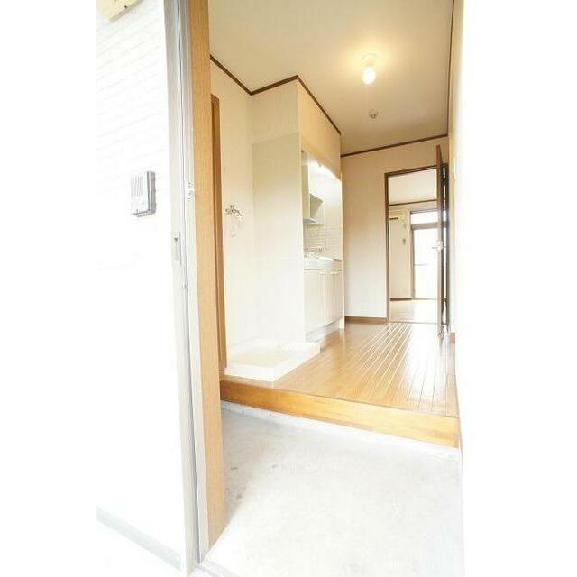 大きい下駄箱付。ゆったりとした玄関スペース。