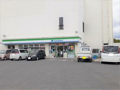 ファミリーマート　東唐津店
