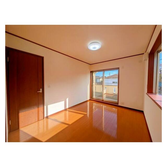 「2階西側約6帖洋室」バルコニーに出ることができます