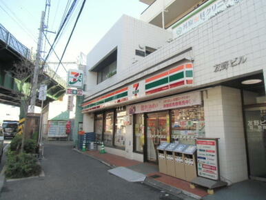 セブンイレブン横浜南太田店