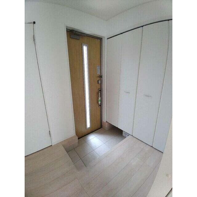 ２号棟　玄関