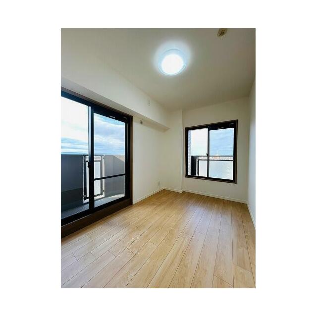 「北東側洋室」別角度からの写真です。