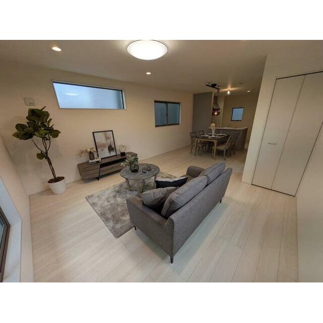 リラックスできる場所だからリビングは家具＆レイアウトにこだわりたい！（6号棟）