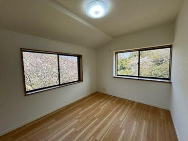 北側洋室約６帖(2)