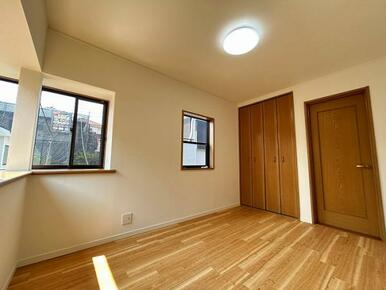 南側洋室 約6帖