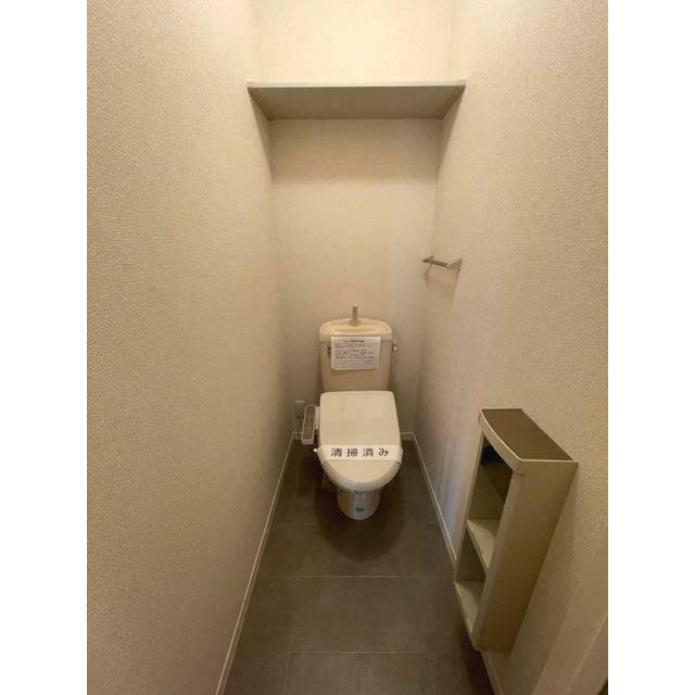 幅広い年齢層から支持されている今や必須アイテムの温水洗浄暖房便座♪冬場も便座が暖かくご使用いただけ…