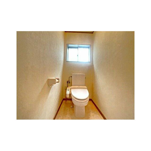 少し離れた中２階にあります。