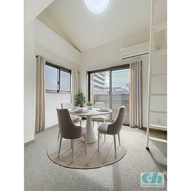 この画像は、実際の室内にＣＧによる家具等を配置したものです。