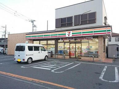 セブインレイブン厚木愛甲店