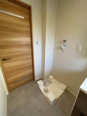 「洗面脱衣室」洗濯水栓、洗濯パン新品交換済み