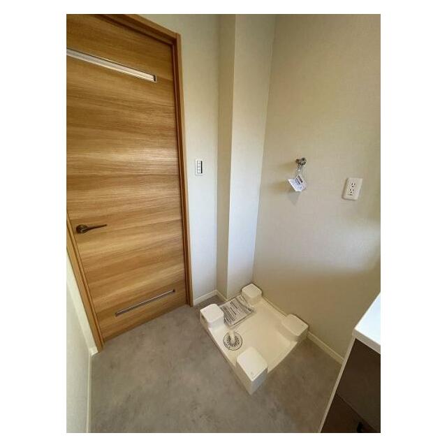 「洗面脱衣室」洗濯水栓、洗濯パン新品交換済み