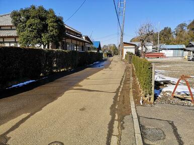 西前面道路