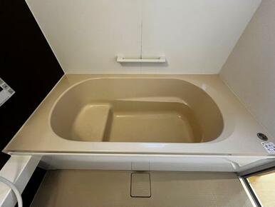 「浴室」ゆったりとした浴槽