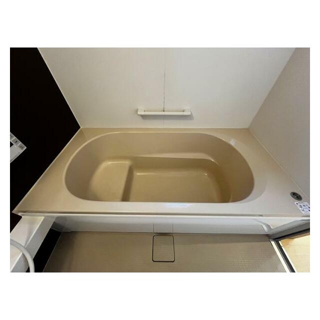 「浴室」ゆったりとした浴槽