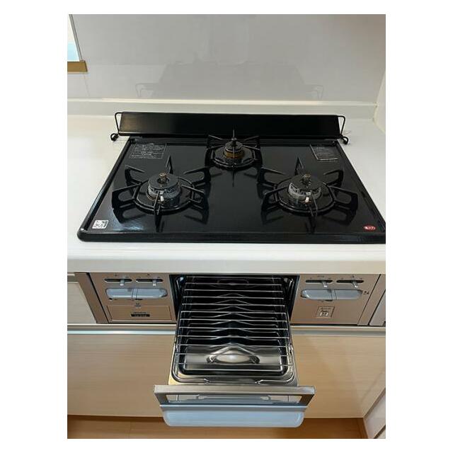 「キッチン」3口ガスコンロ、グリル付き