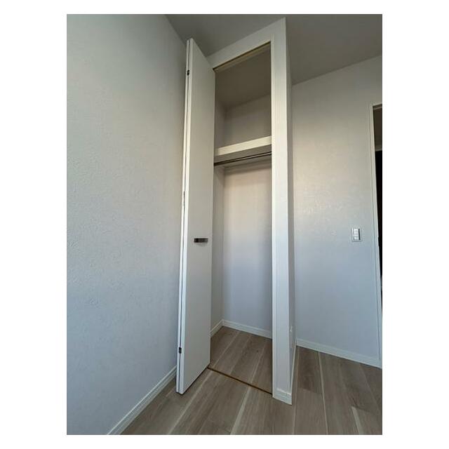 洋室5帖　クローゼット