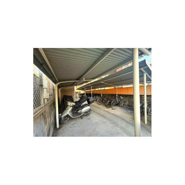 駐輪場外観