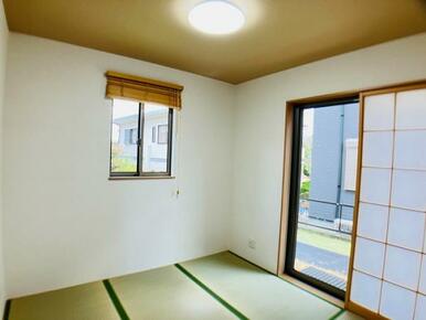 「和室」約4.5帖のお部屋です。