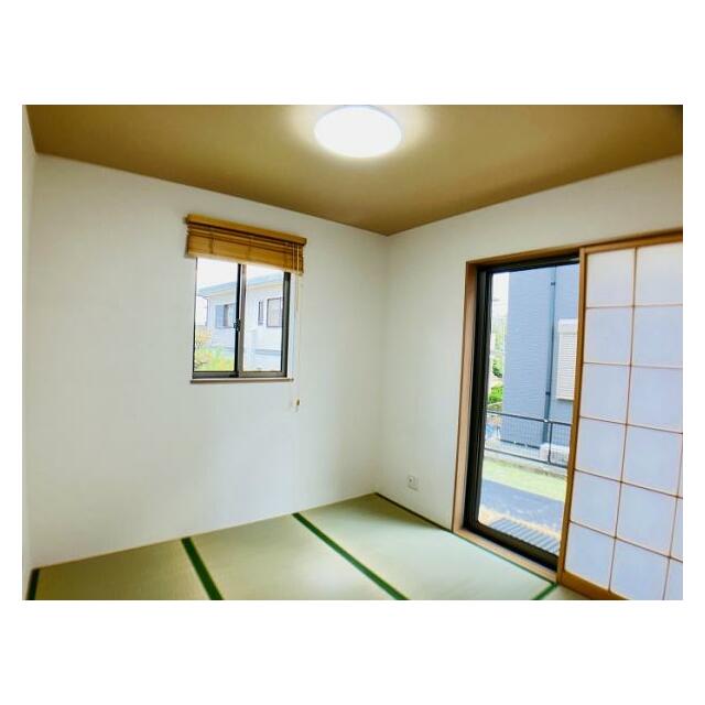 「和室」約4.5帖のお部屋です。