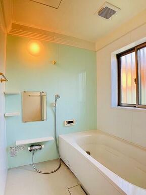 「浴室」ユニットバスはクリーニングを行っております。